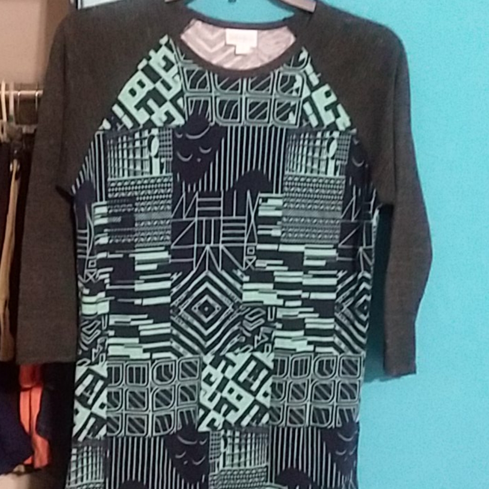 Lularoe small 3/4 sleeve ladies shirt